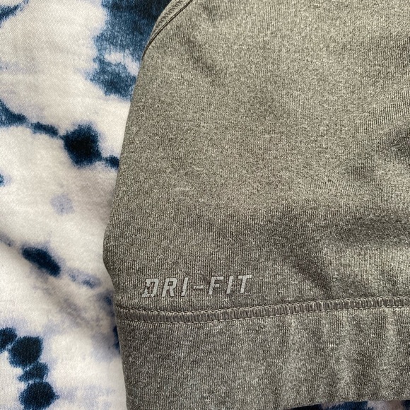 NIKE dri-fit sports bra - Picture 2 of 3